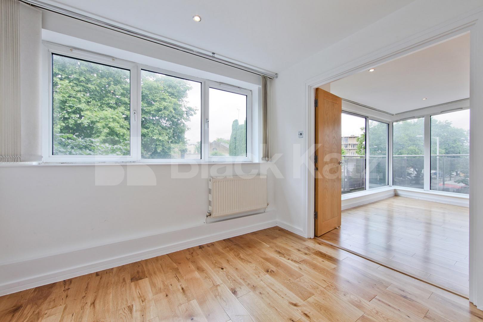527 sq. Ft & superbly located moments from Borough High Strret  Newington Causeway, Borough